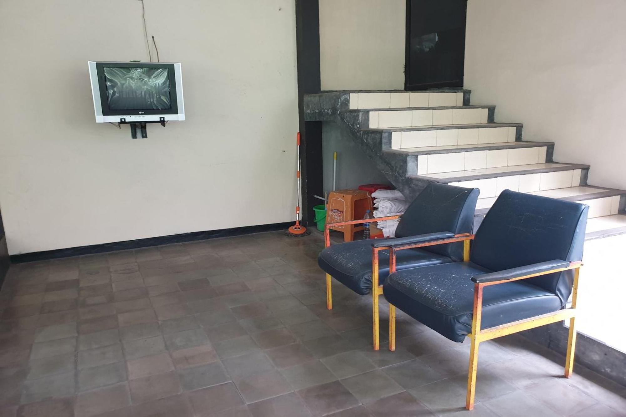 Oyo Life 2090 Ratna Backpacker Syariah Hotel Probolinggo Eksteriør billede
