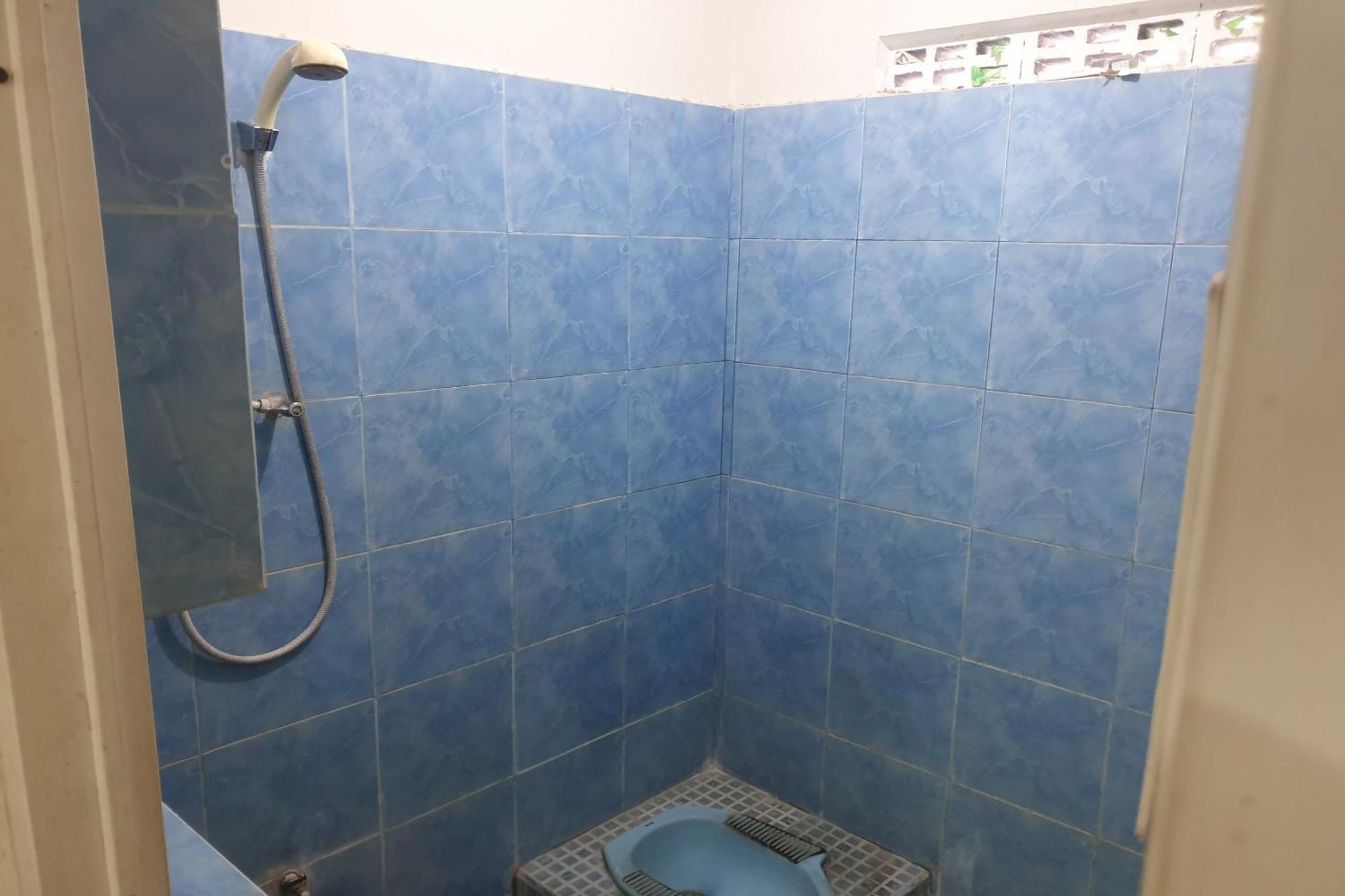 Oyo Life 2090 Ratna Backpacker Syariah Hotel Probolinggo Eksteriør billede